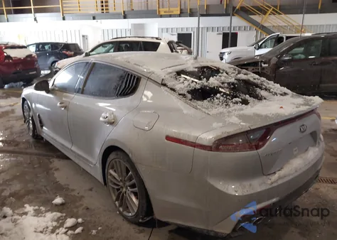 2018 Kia Stinger z USA, uszkodzony, nr VIN KNAE15LA5J6012337